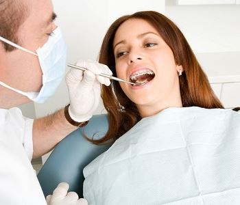 woman at the dentist's